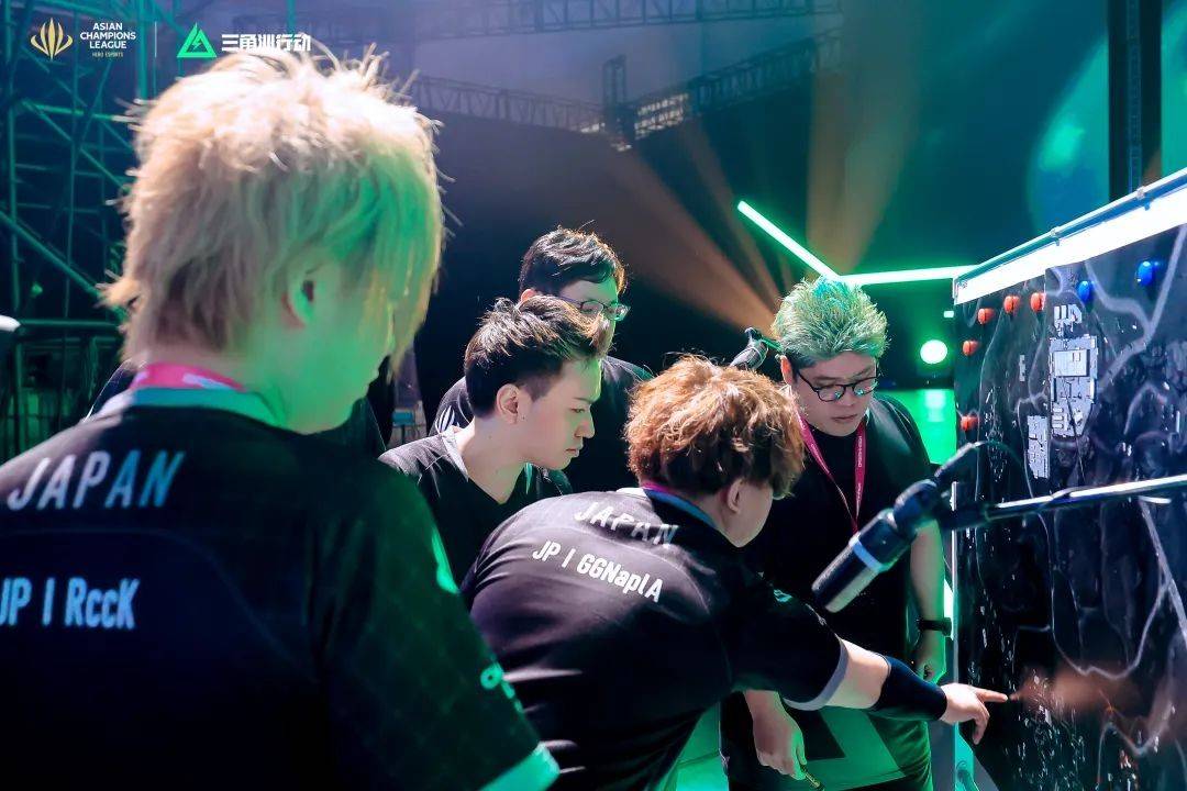 这一举动震 这一举动震