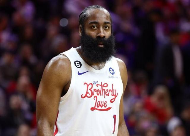 过低位策应 过低位策应